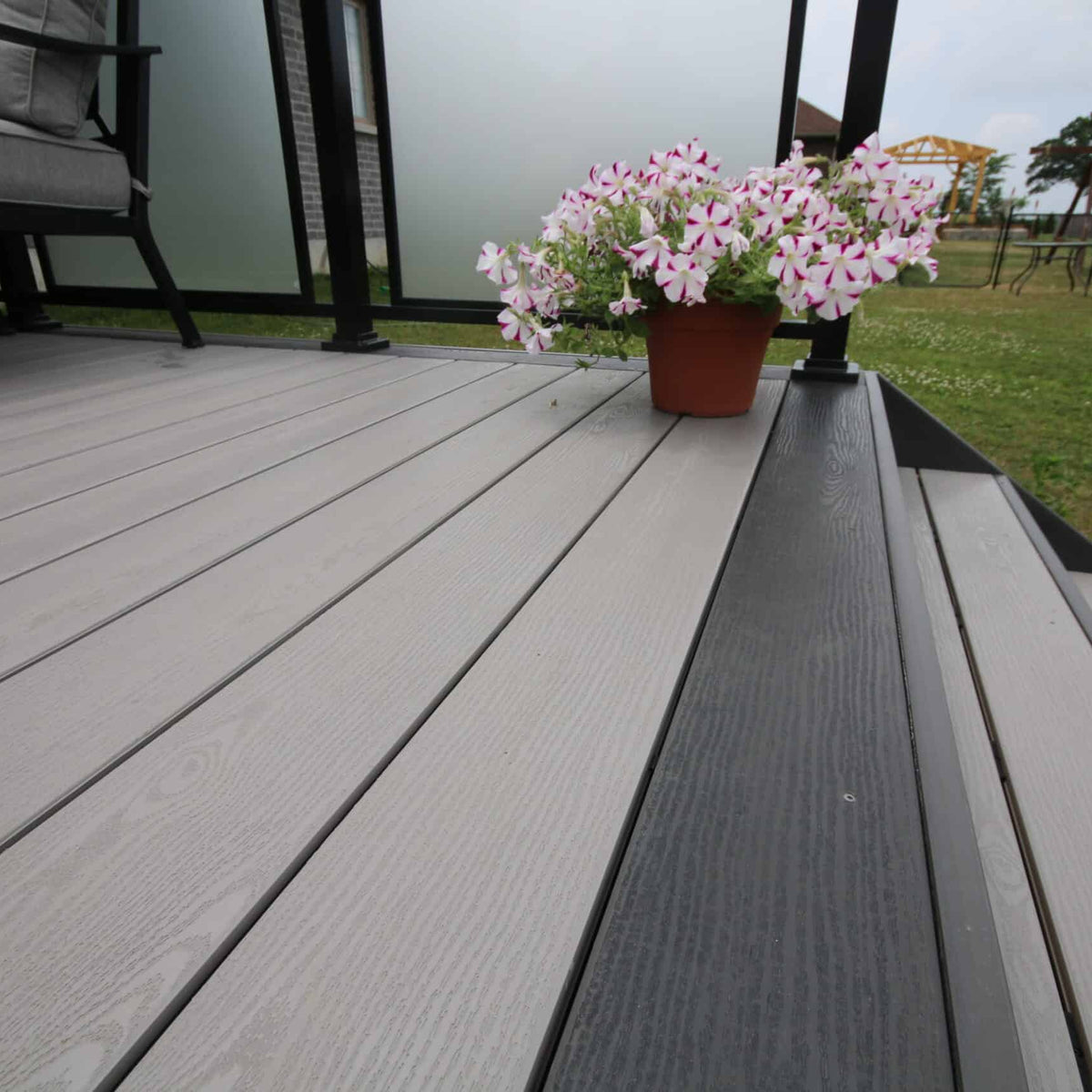 Clubhouse-Brookstone