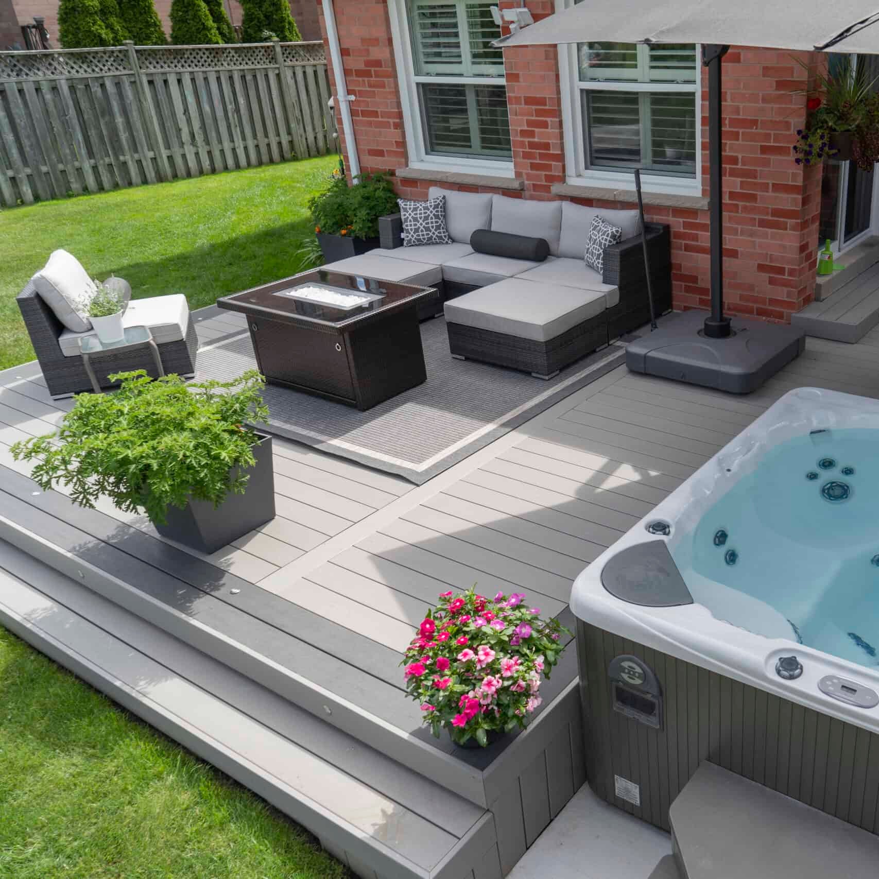 Clubhouse-Brookstone