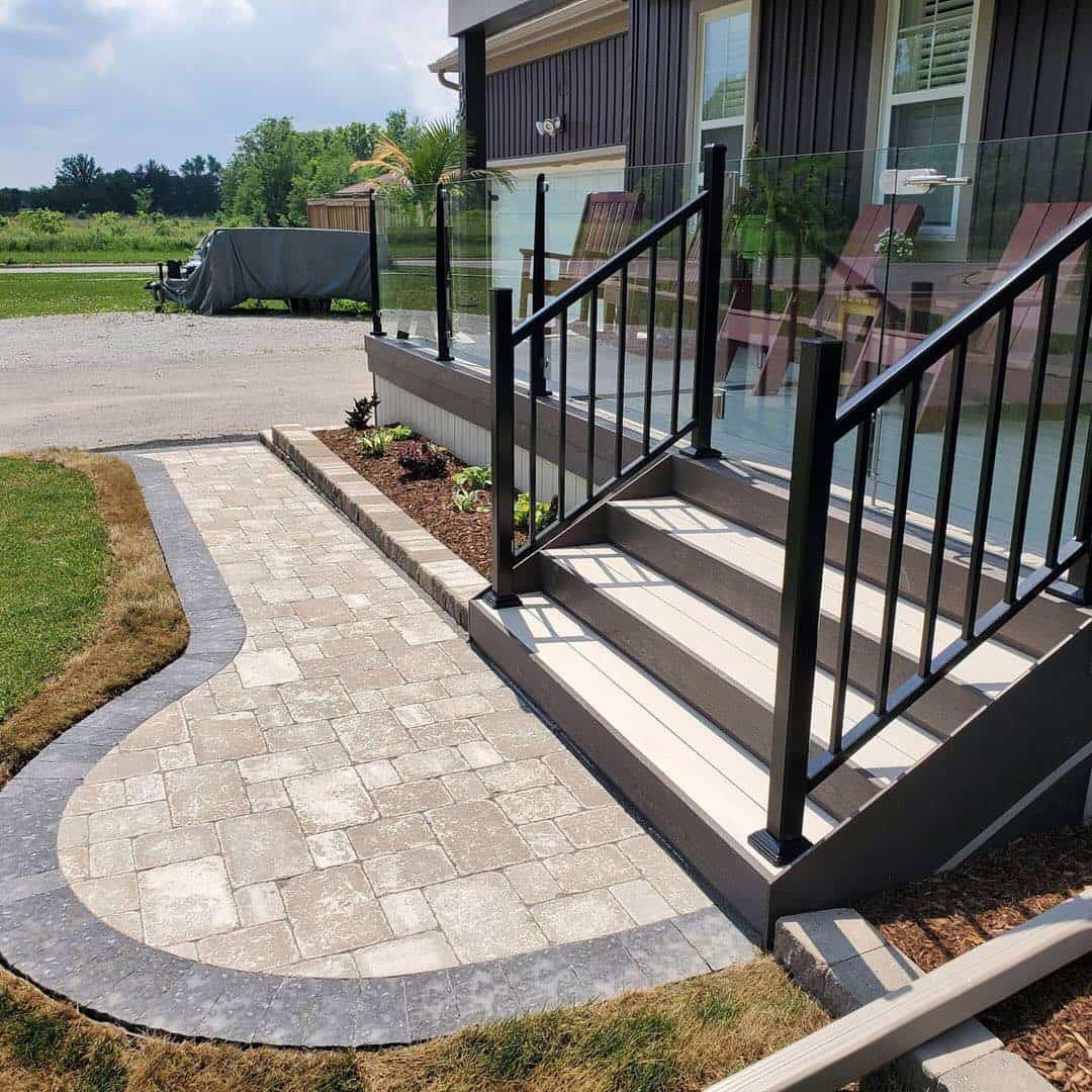 Clubhouse Sandstone grooved 20'