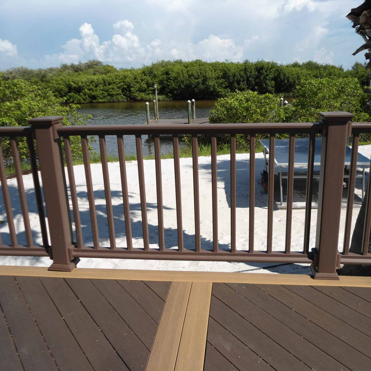 Clubhouse Walnut-Solid-16'