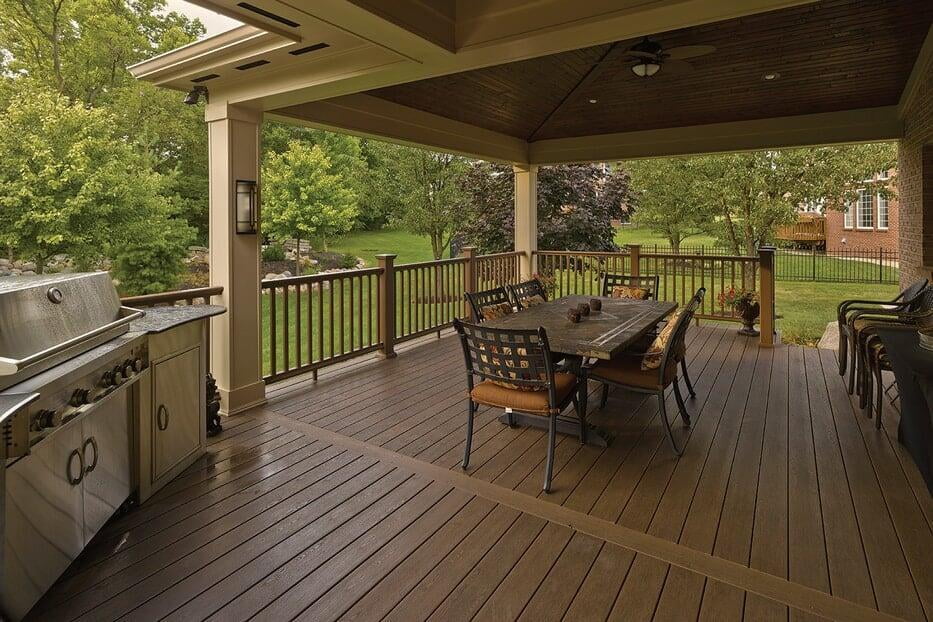 Clubhouse-pvc-decking -2-