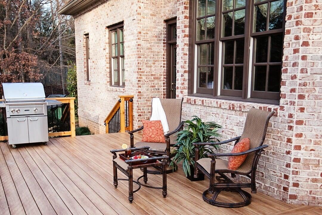zuri-chestnut-deck-001